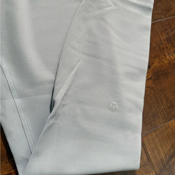 Lululemon Soft Gray Wunder Train HR Tight 25” Leggings NWT - Picture 2 of 5